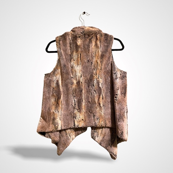 Faux Fur Vest in Brown by Blu Moon - Picture 6 of 12